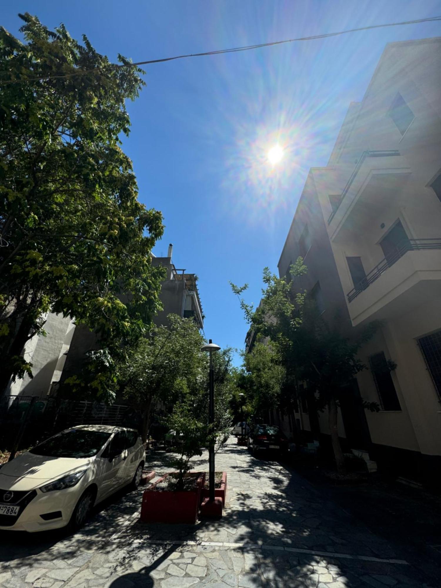 Spacious Apartment Near Monastiraki By Kozy Koala Athen Exterior foto